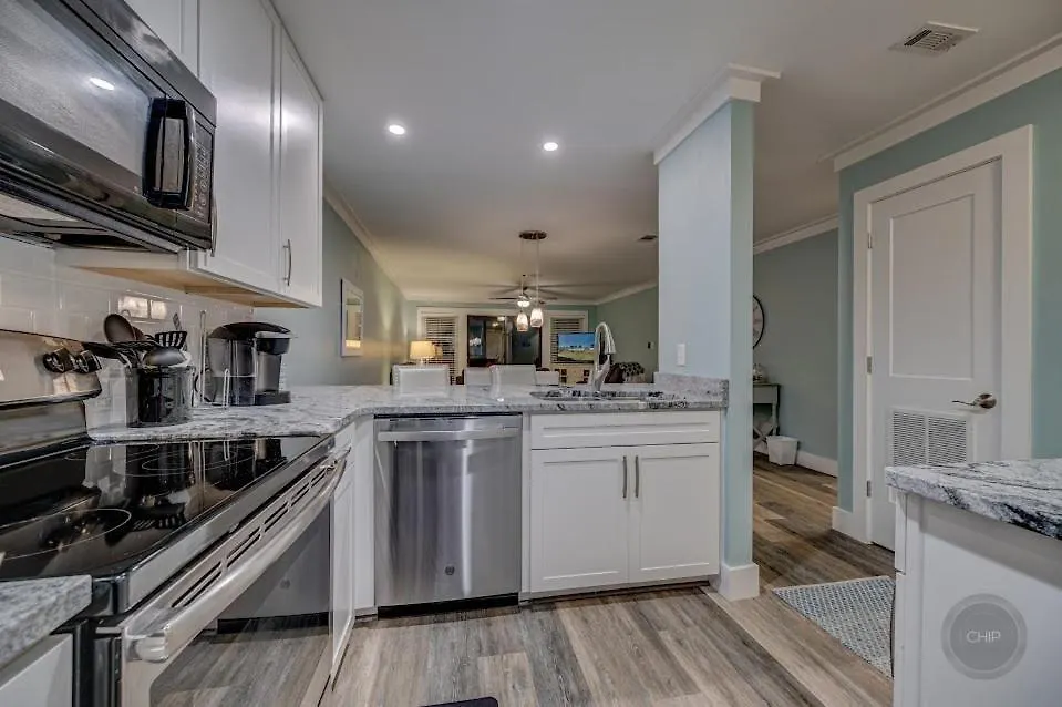 Holiday home Our Happy Place! Seasonal Beach Srv! Pool & Gulf Views! Panama City Beach